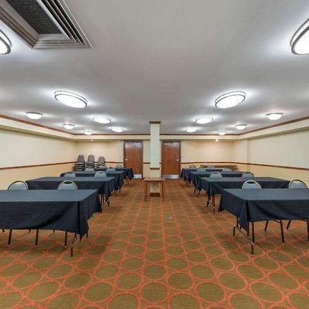 Best Western Louisville East Inn & Suites Ngoại thất bức ảnh