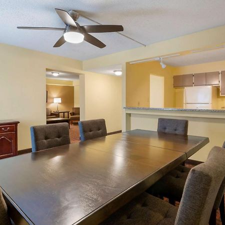Best Western Louisville East Inn & Suites Ngoại thất bức ảnh