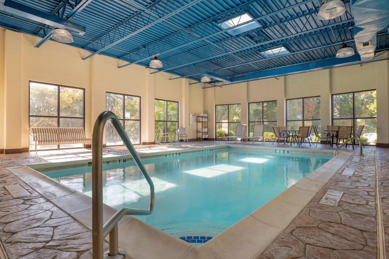 Best Western Louisville East Inn & Suites Ngoại thất bức ảnh