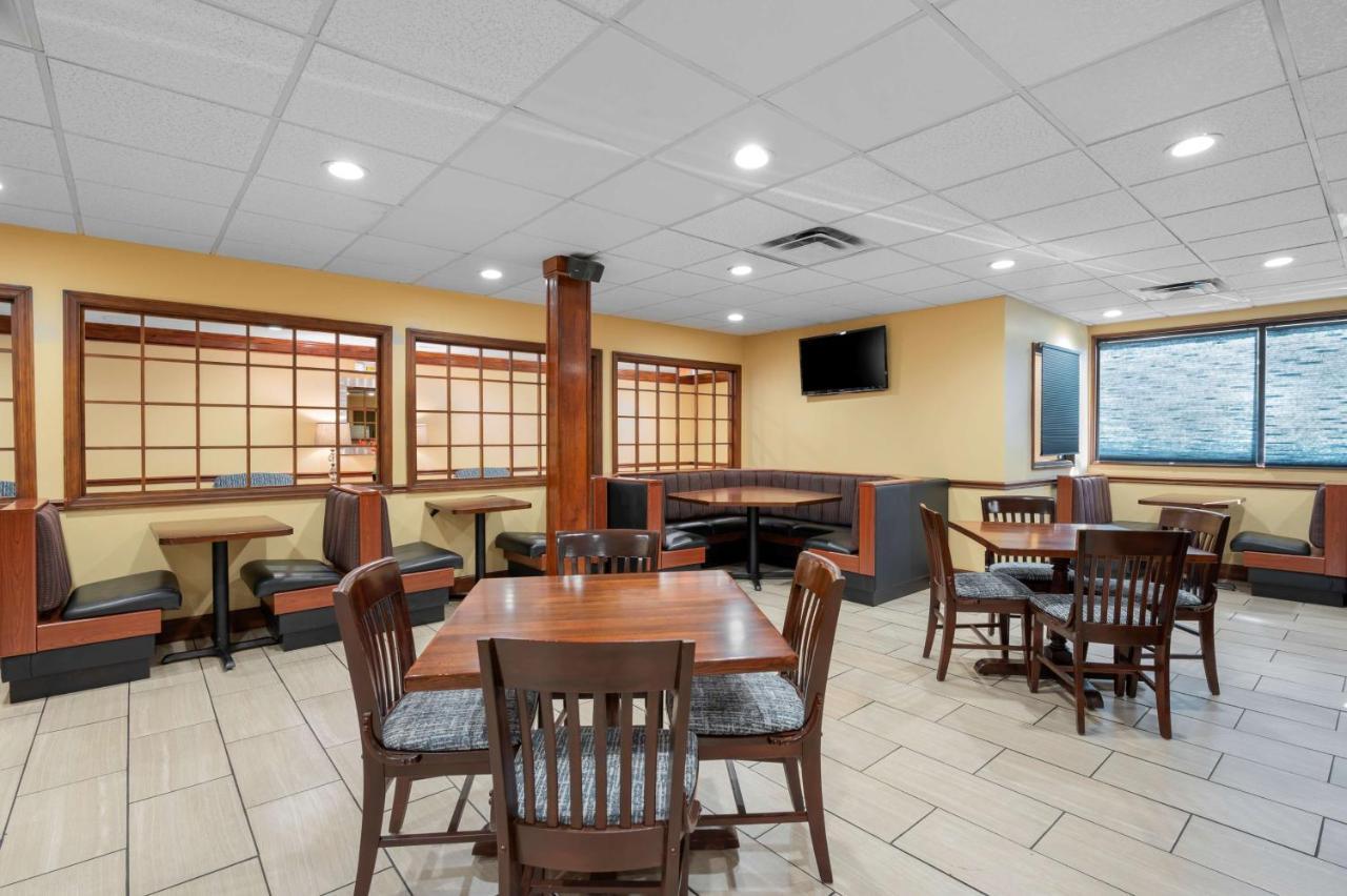 Best Western Louisville East Inn & Suites Ngoại thất bức ảnh