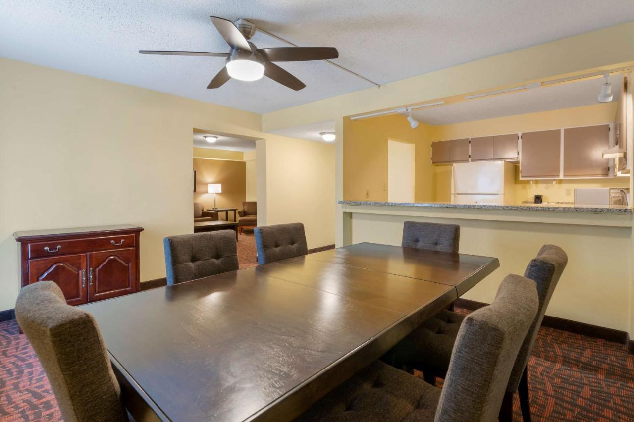 Best Western Louisville East Inn & Suites Ngoại thất bức ảnh