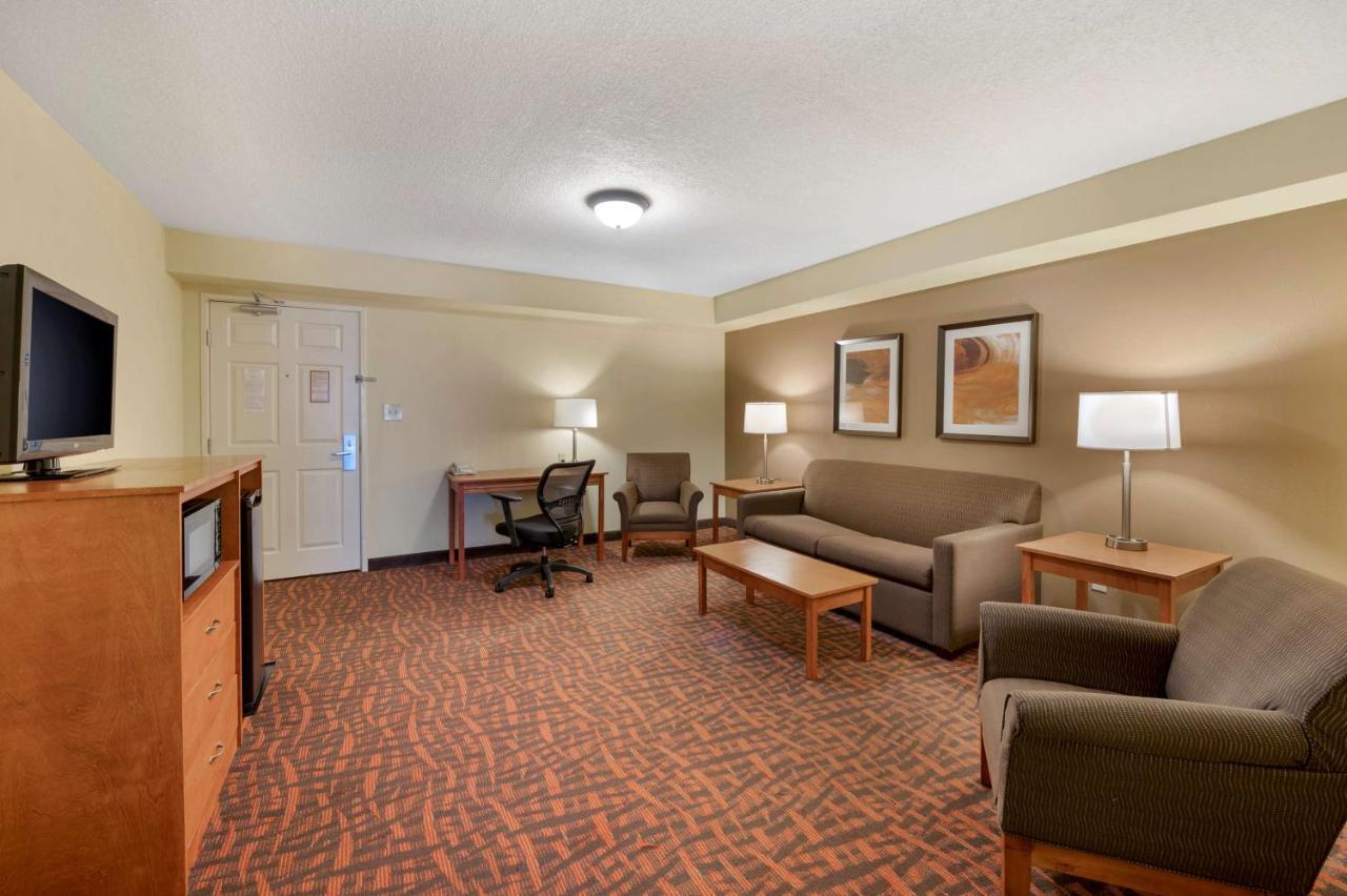 Best Western Louisville East Inn & Suites Ngoại thất bức ảnh