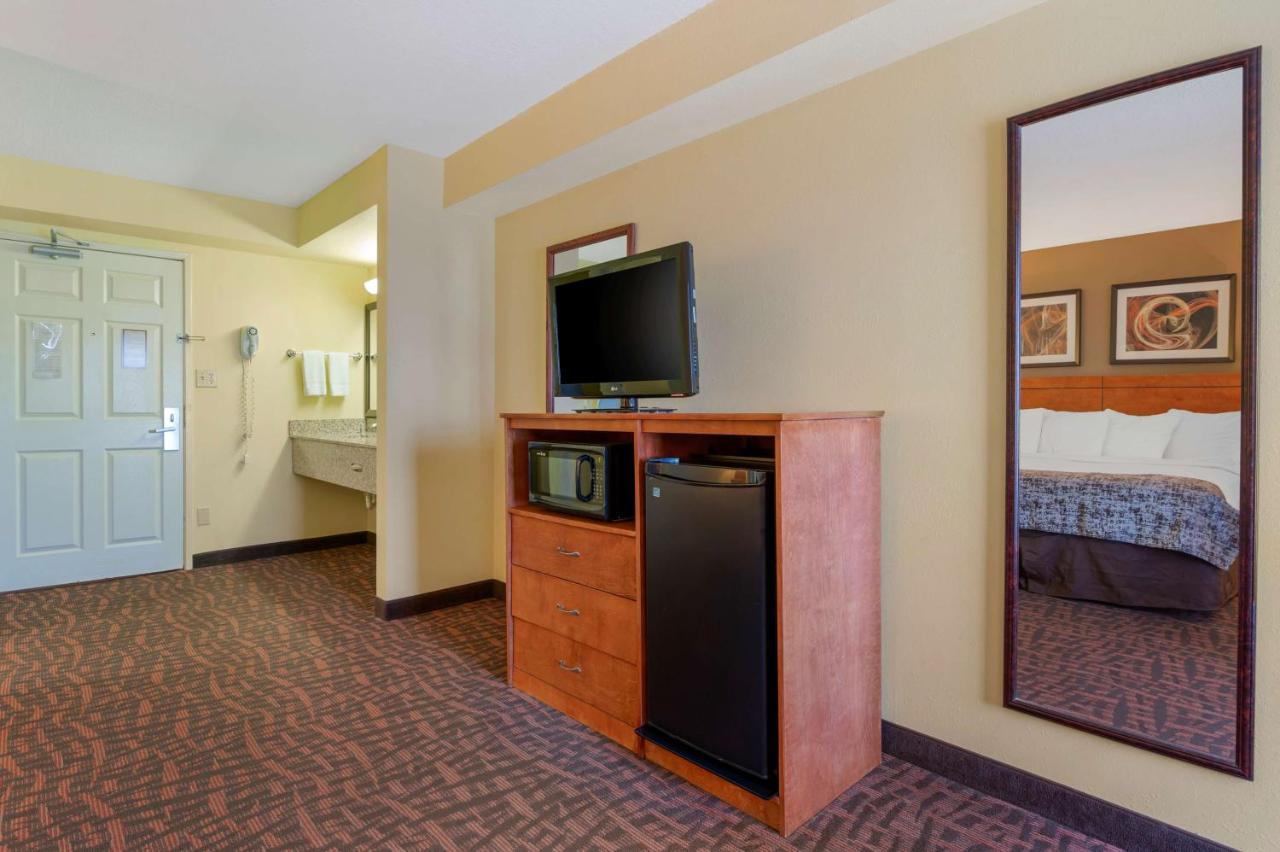 Best Western Louisville East Inn & Suites Ngoại thất bức ảnh