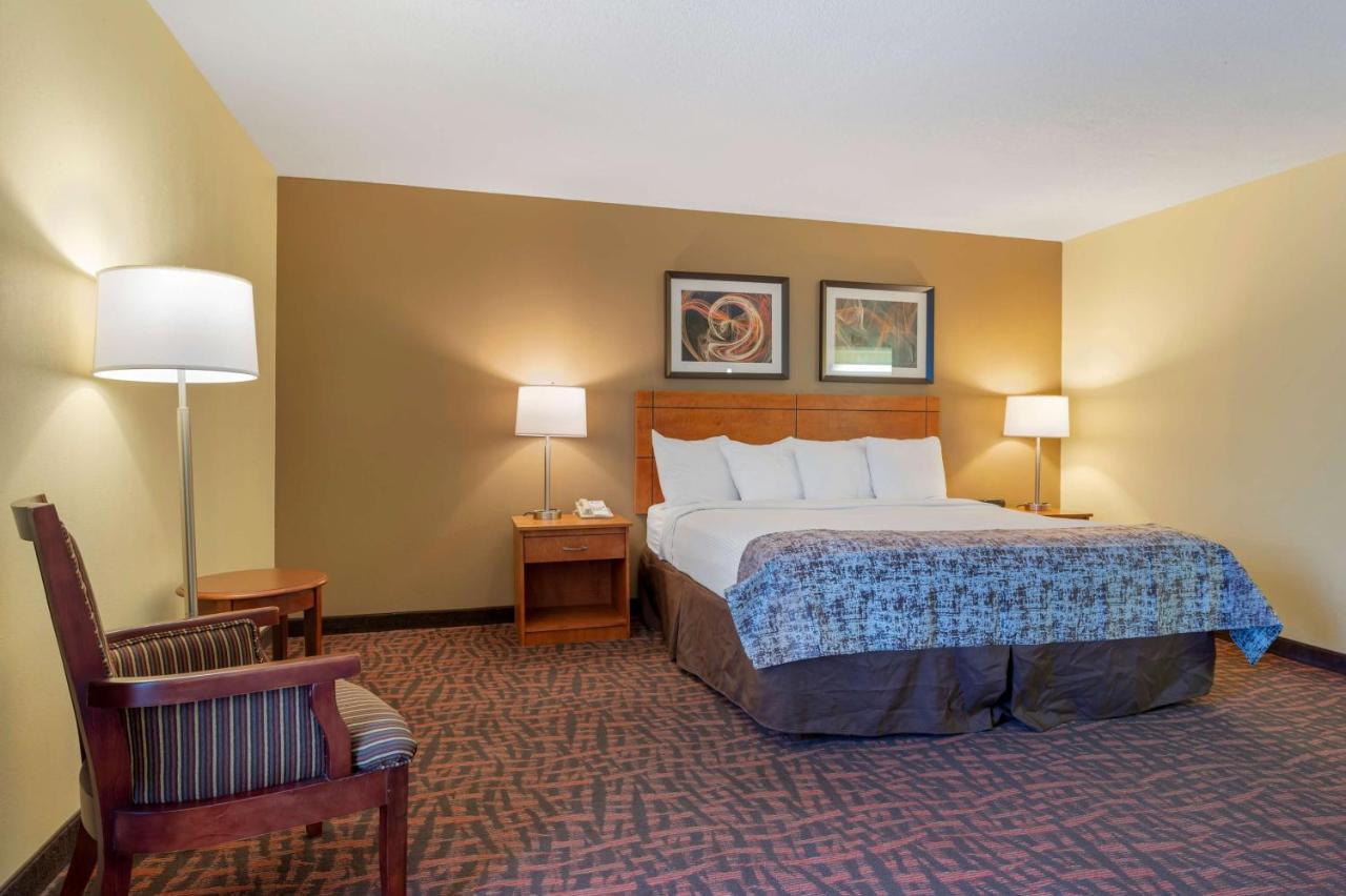 Best Western Louisville East Inn & Suites Ngoại thất bức ảnh