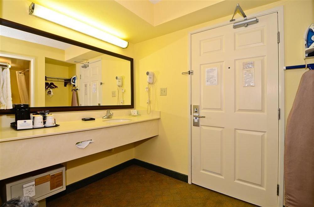 Best Western Louisville East Inn & Suites Phòng bức ảnh