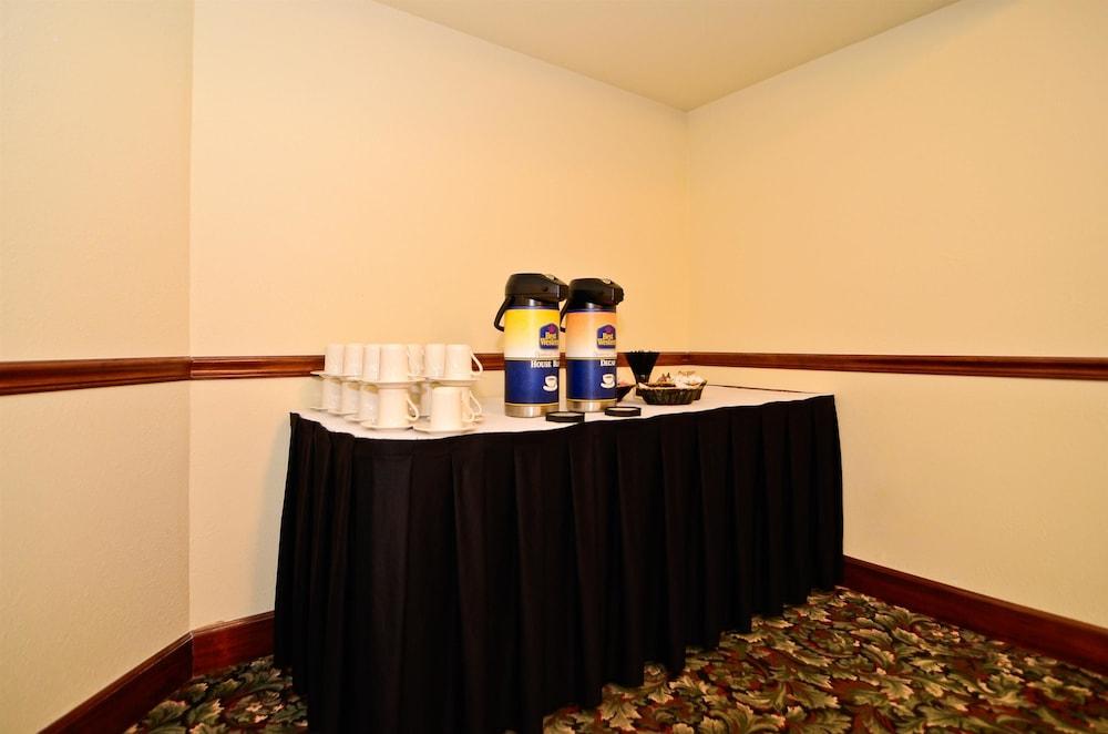 Best Western Louisville East Inn & Suites Ngoại thất bức ảnh