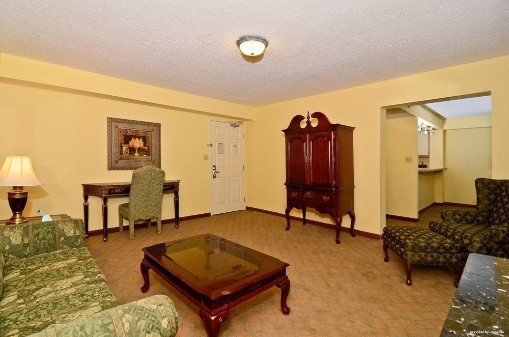 Best Western Louisville East Inn & Suites Phòng bức ảnh