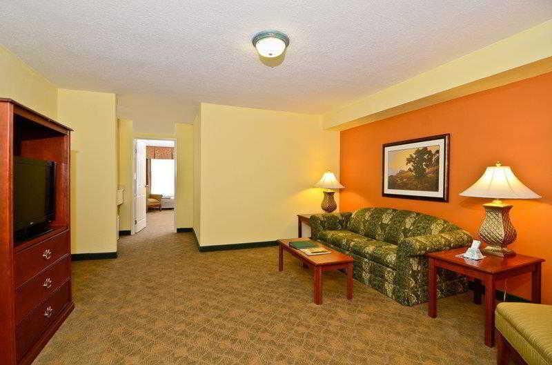Best Western Louisville East Inn & Suites Ngoại thất bức ảnh