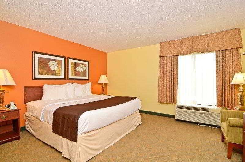Best Western Louisville East Inn & Suites Ngoại thất bức ảnh